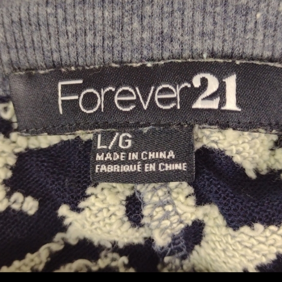 C♥️BUNDLE ONLY♥️FRVR 21 Black & Midnight Blue Leopard Hand Pouch Pullover… - Picture 6 of 9